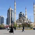 Стример из Москвы извинился на коленях за оскорбление жителей Чечни